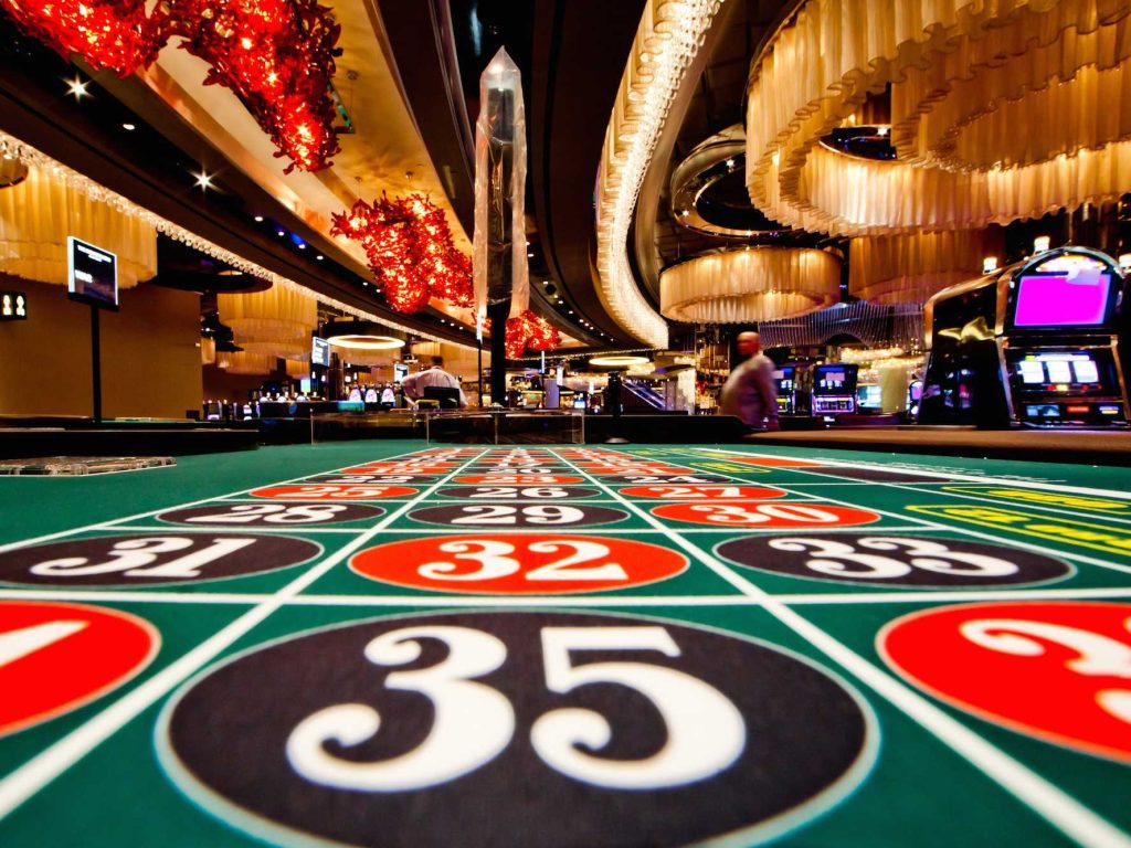 Crucial 2 Factors To Check Before Playing Casino Games 